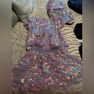 Children’s shirt and skirt.